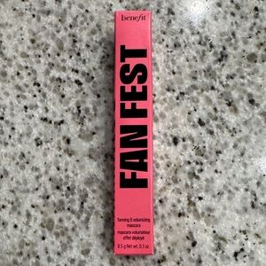 Benefit Fan Fest Mascara in Vibrant Pink Box